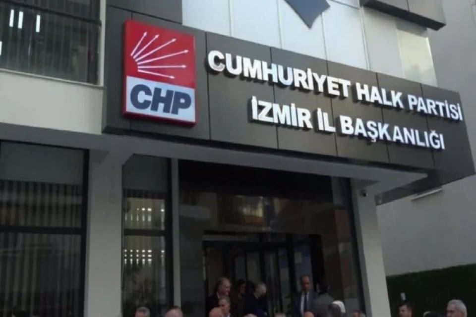 CHP İzmir İl Başkan Yardımcısı G&ouml;rkem Duman sosyal medya hesabından