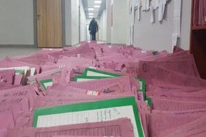 CHP Niğde Milletvekili &Ouml;mer Fethi G&uuml;rer, postacıların artık mektup değil,