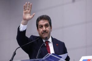 Esenler Belediyesi'nin CHP'li Meclis &Uuml;yesi Kemal Şahin, Esenler Belediye Başkanı