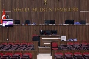 CHP&rsquo;den İstanbul milletvekiliyken partisinden istifa eden Aykut Erdoğdu&rsquo;nun eski eşi