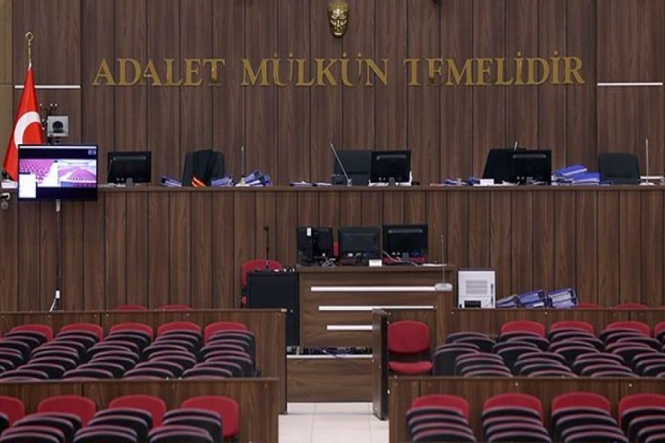CHP&rsquo;den İstanbul milletvekiliyken partisinden istifa eden Aykut Erdoğdu&rsquo;nun eski eşi