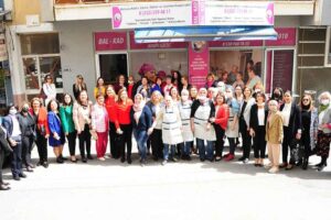 Cumhuriyet Halk Partisi’nin seçilmiş kadın temsilcileri İzmir buluşmasında yapılacak saha