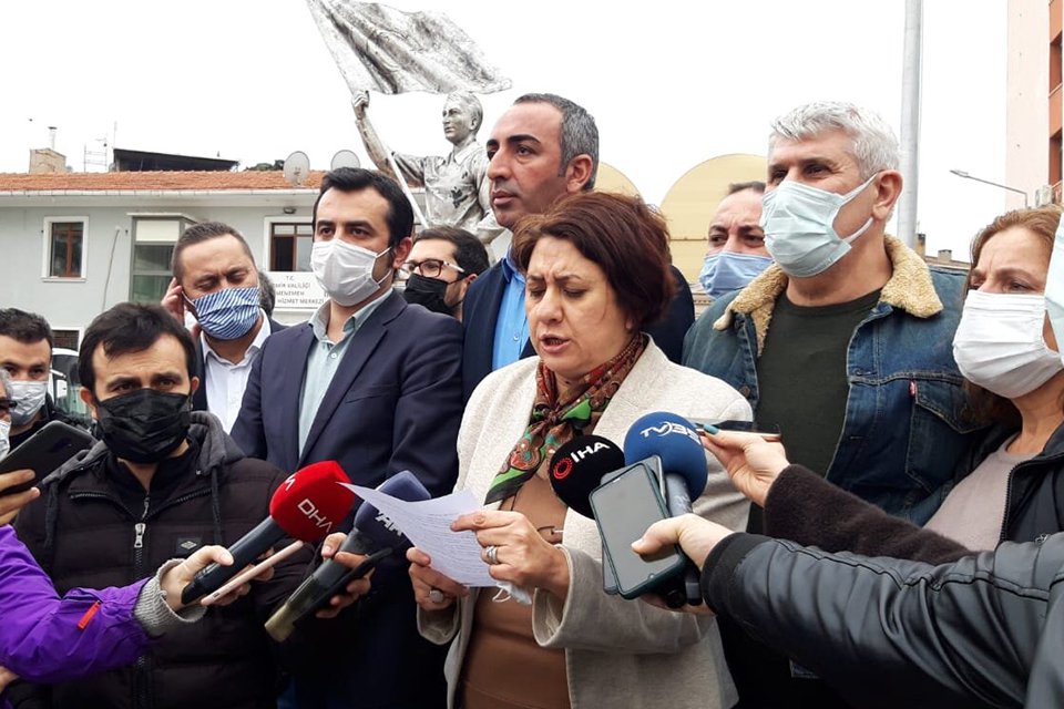 Menemen'de yapılamayan toplantı sonrası konuşan Millet İttifakı Menemen Belediye Başkan