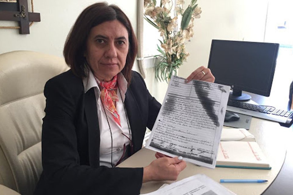 Menemen'de koltuğa AK Partili Aydın Pehlivan'ın oturmasının ardından belediye şirketlerinde