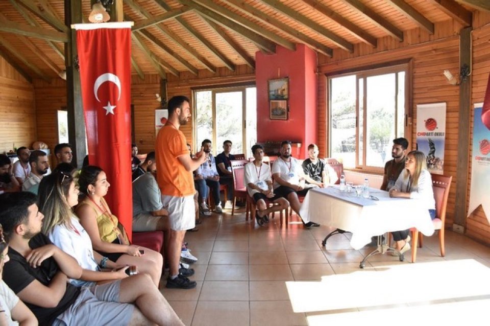 CHP İzmir Milletvekili ve TBMM Başkanlık Divanı Katip Üyesi Av.