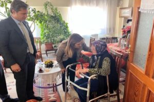 CHP İzmir Milletvekili ve TBMM Başkanlık Divanı Katip &Uuml;yesi Av.