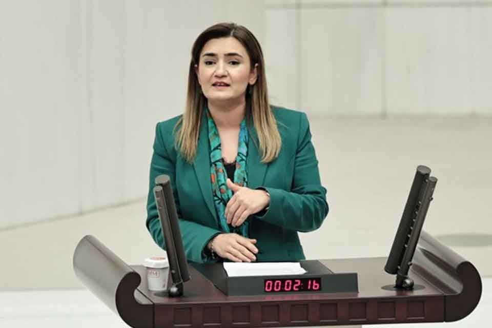 &nbsp;&nbsp;&nbsp;&nbsp;&nbsp; CHP İzmir Milletvekili ve TBMM Başkanlık Divanı Katip &Uuml;yesi