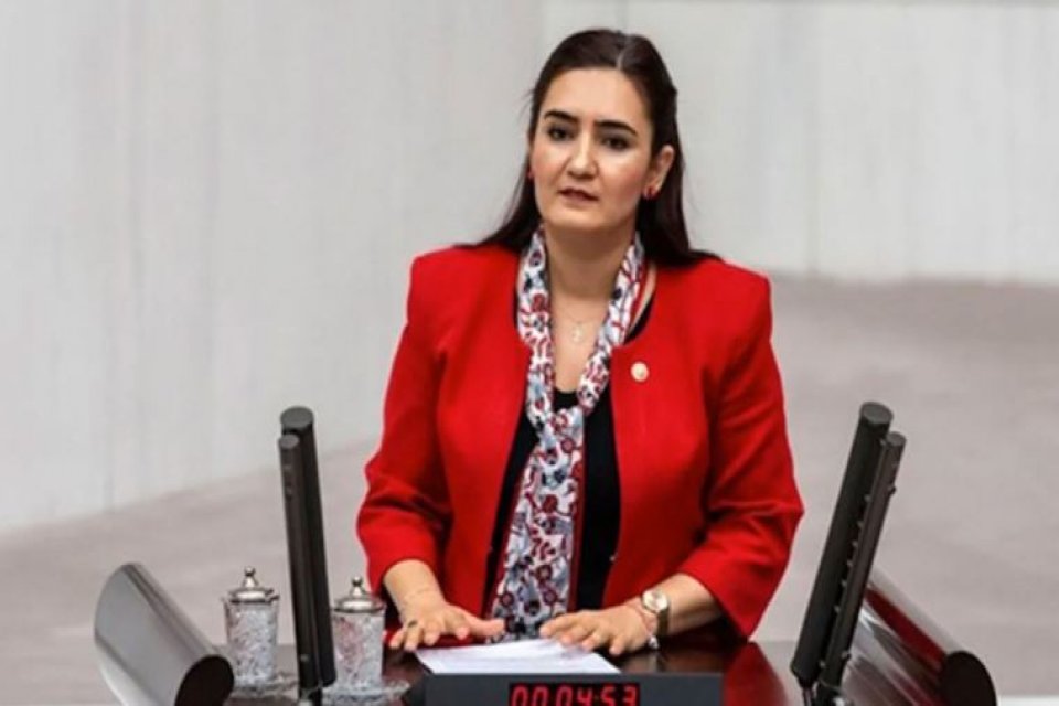 &nbsp;&nbsp;&nbsp;&nbsp;&nbsp;&nbsp; CHP İzmir Milletvekili ve TBMM Başkanlık Divanı Katip &Uuml;yesi