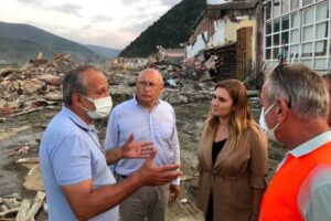 Sel felaketinin yaşandığı Kastamonu&rsquo;nun Bozkurt il&ccedil;esi ile Sinop&rsquo;un Ayancık il&ccedil;esinde