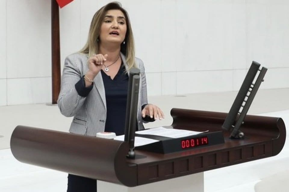 Ulaştırma ve Altyapı Bakanı Adil Karaismailoğlu, CHP İzmir Milletvekili ve
