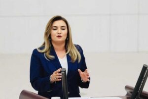 TBMM Başkanlık Divanı Katip &Uuml;yesi ve CHP İzmir Milletvekili Av.