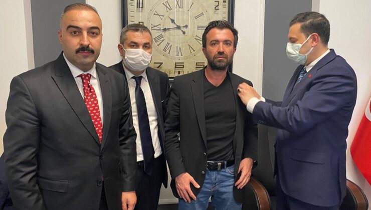 CHP'li meclis üyesinden tepki istifası: Rozeti AK Partili Kaya taktı