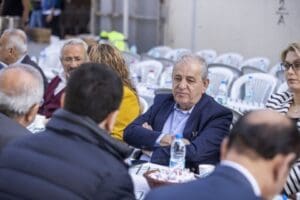 İzmir B&uuml;y&uuml;kşehir Belediyesi&rsquo;nin depremin yıktığı Osmaniye&rsquo;deki programına katılarak bayramın ilk