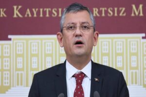 CHP Grup Başkanvekili Özgür Özel, AKP Sözcüsü Ömer Çelik'in mesajlarına