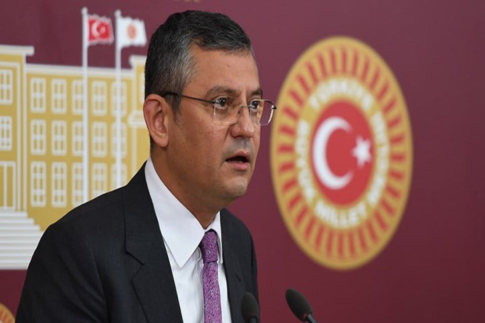 CHP Grup Başkan Vekili &Ouml;zg&uuml;r &Ouml;zel, Cumhurbaşkanı Erdoğan'ın kendisine 250