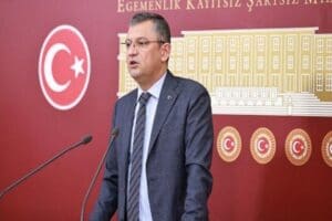 CHP Grup Başkanvekili &Ouml;zg&uuml;r &Ouml;zel, T&uuml;rk Telekom hisselerinin satın alımıyla