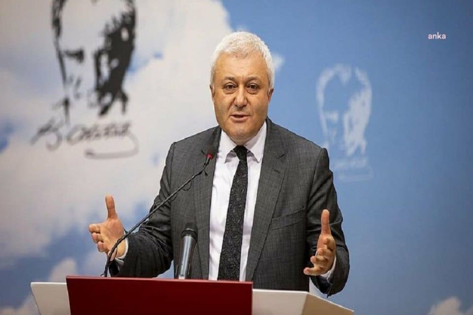 CHP Genel Başkan Başdanışmanı ve İzmir Milletvekili Tuncay &Ouml;zkan, sosyal