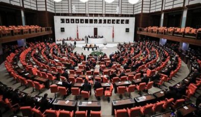 CHP'li Özkoç duyurdu: Dezenformasyon yasasının Meclis görüşmeleri ertelendi