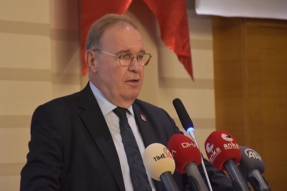 CHP Genel Başkan Yardımcısı Faik Öztrak, "Bazı yasaları hızla gündeme