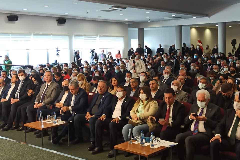 Karşıyaka Belediyesi Başkanı Dr. Cemil Tugay&rsquo;ın evsahipliğinde ger&ccedil;ekleşen Yerel Y&ouml;netimlerde