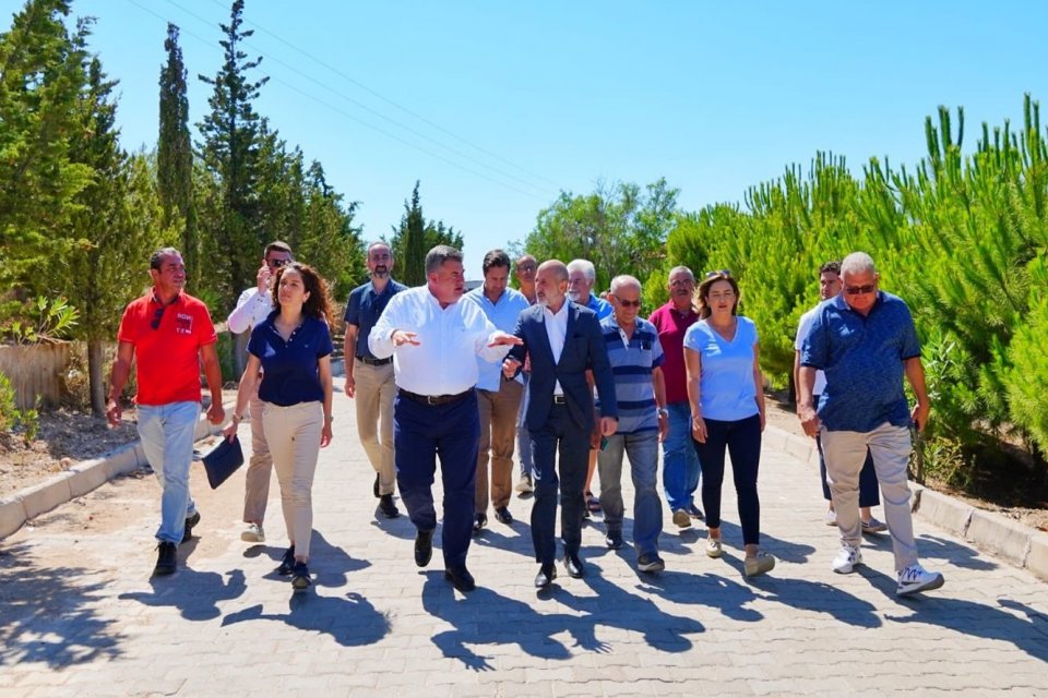 Çeşme'de de yaşanan orman yangınları nedeniyle bölgeye gelen CHP Doğa