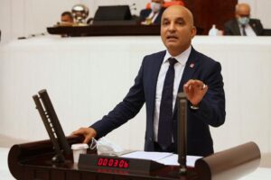 Cumhuriyet Halk Partisi Y&uuml;ksek Disiplin Kurulu &Uuml;yesi ve İzmir Milletvekili