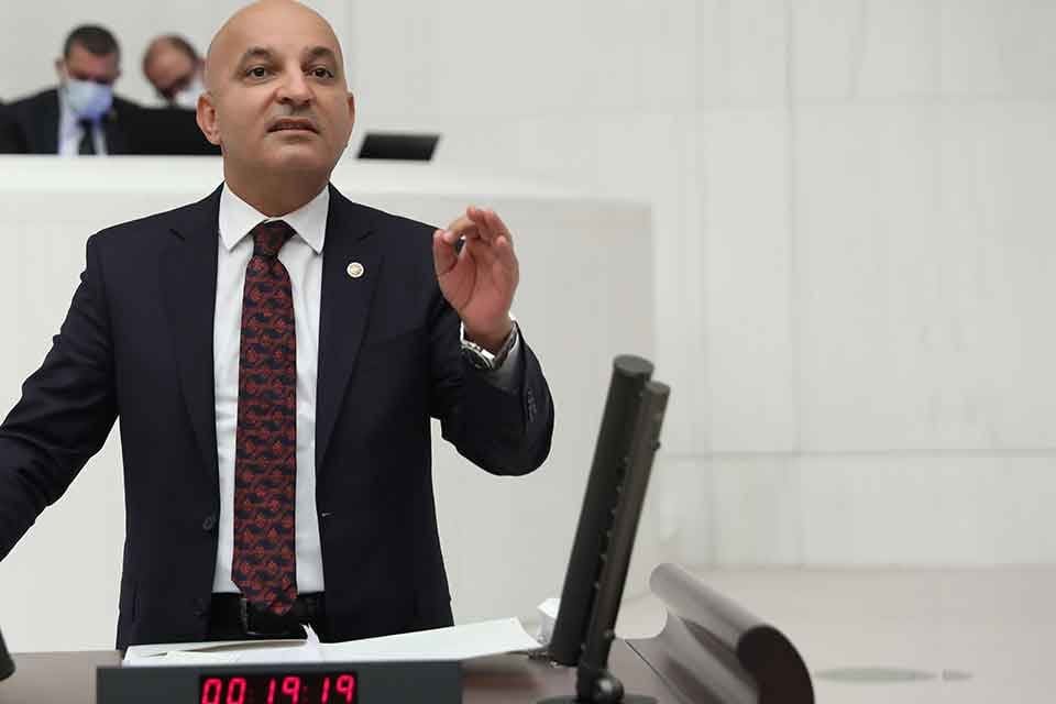 CHP İzmir Milletvekili ve Y&uuml;ksek Disiplin Kurulu &Uuml;yesi Mahir Polat,