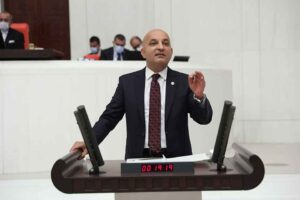 CHP’li Polat İmamın MHP’nin İstişare Toplantısına katılmasını Meclis gündemine taşıdı.