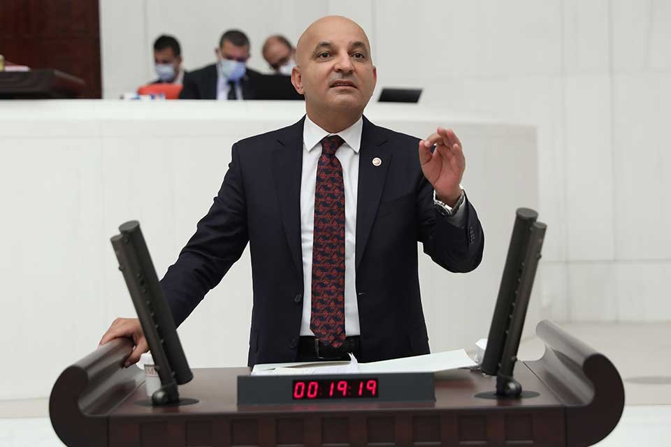 Cumhuriyet Halk Partisi Y&uuml;ksek Disiplin Kurulu &Uuml;yesi ve İzmir Milletvekili