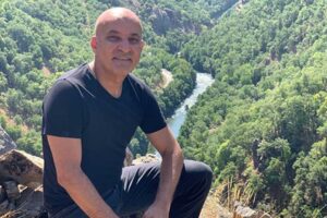 CHP İzmir Milletvekili Mahir Polat,Tunceli'de g&uuml;nlerdir devam eden yangınları incelemek