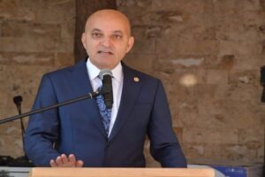 CHP YDK &Uuml;yesi ve İzmir Milletvekili ve adayı Mahir Polat,