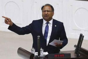 Cumhuriyet Halk Partisi'nin (CHP)&nbsp; Roman Milletvekili &Ouml;zcan Pur&ccedil;u, 8 Nisan