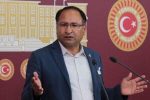 CHP'li &Ouml;zcan Pur&ccedil;u, Milli Savunma Bakanı Hulusi Akar'ın yanıtlaması talebiyle