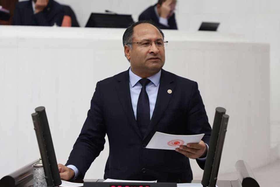 CHP İzmir Milletvekili &Ouml;zcan Pur&ccedil;u, İzmir&rsquo;de yoğun bakım servislerinin kapasitelerinim