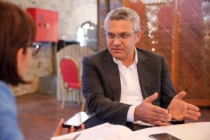 İzmir’de CHP İzmir İl Başkanlığı’nın organizasyonuyla düzenlenen ve bin 500