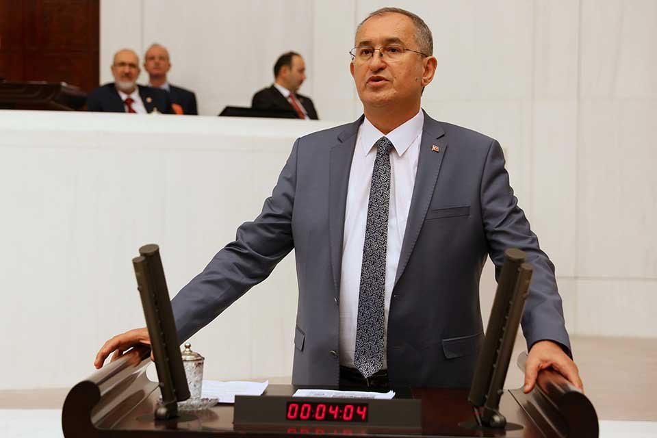 Tarım ve Orman Bakanı Bekir Pakdemirli T&uuml;rkiye&rsquo;nin yangınla m&uuml;cadelede kullandığı