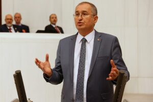 Cumhuriyet Halk Partisi (CHP) İzmir Milletvekili Atila Sertel, İzmir Büyükşehir