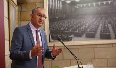 CHP'li Sertel'den Basın Kartı Yönetmeliği değişikliğine tepki: 'Gazetecilik basın kartına sığmaz'