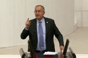 Cumhuriyet Halk Partisi (CHP) İzmir Milletvekili Atila Sertel, Oktay Erdağı'nın