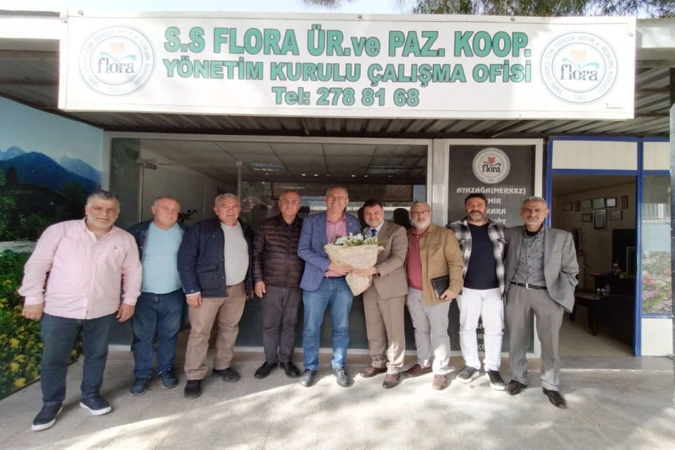 Cumhuriyet Halk Partisi (CHP) İzmir Milletvekili Atila Sertel, İzmir&rsquo;deki esnaf