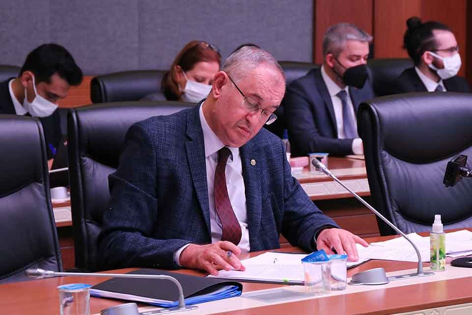 Sayıştay PTT&rsquo;nin makam ara&ccedil;larının hafta sonu kullanımlarına işaret etti, Sertel