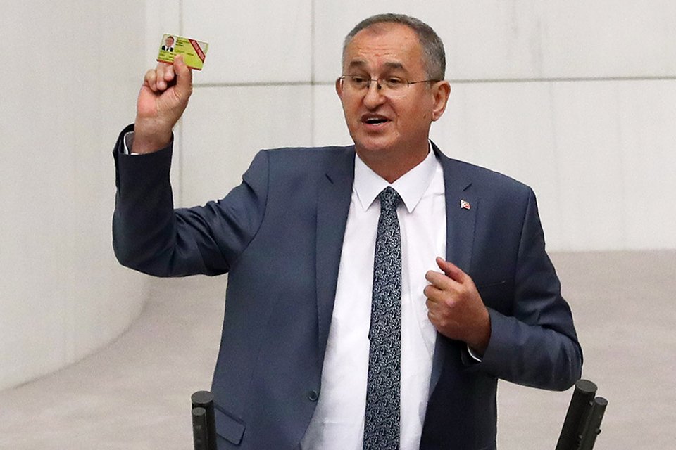 Cumhuriyet Halk Partisi (CHP) İzmir Milletvekili Atila Sertel, gazetecinin tanımını