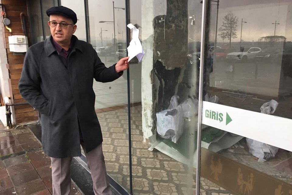 Cumhuriyet Halk Partisi (CHP) İzmir Milletvekili Atila Sertel, İzmir Kordon