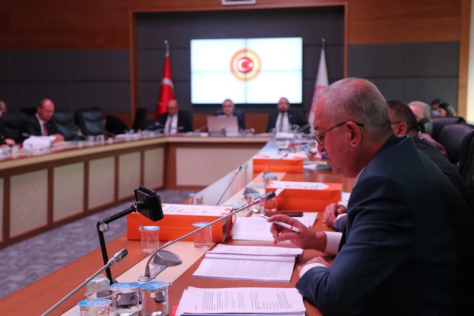 T&uuml;rkiye Denizcilik İşletmeleri (TDİ)&rsquo;nin 7 kişiden oluşan y&ouml;netim kurulunda yalnızca