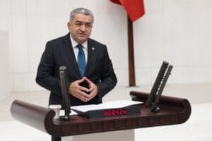 İzmir Milletvekili Bedri Serter, TBMM Genel Kurulu&rsquo;nda, End&uuml;stri B&ouml;lgeleri Kanunu&rsquo;nda
