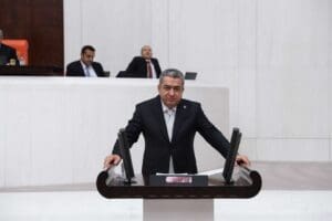 Cumhuriyet Halk Partisi (CHP) İzmir Milletvekili Bedri Serter, İzmir Şehir