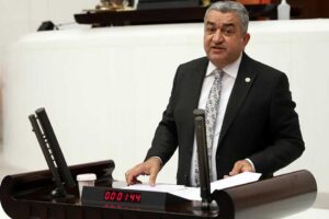 İzmir Milletvekili Bedri Serter,&nbsp; Ege ve Katip &Ccedil;elebi &Uuml;niversitelerinin 2020