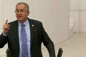 Yerli t&uuml;t&uuml;n &uuml;reticisine zul&uuml;m eden AK Parti&nbsp;iktidarının Amerika&rsquo;ya teslim olduğunu