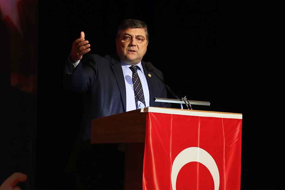 CHP İzmir Milletvekili Prof. Dr. Kamil Okyay Sındır, İzmir’in düşman