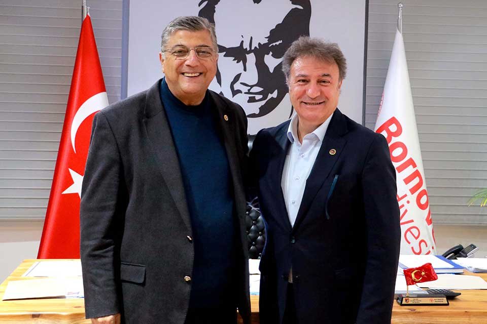 CHP İzmir Milletvekili Kamil Okyay Sındır, CHP Bornova İl&ccedil;e Başkanlığı